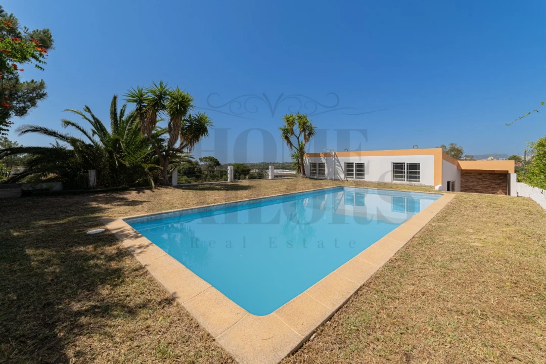 Moradia T4 para Venda em Gambia-Pontes-Alto da Guerra Foto 1