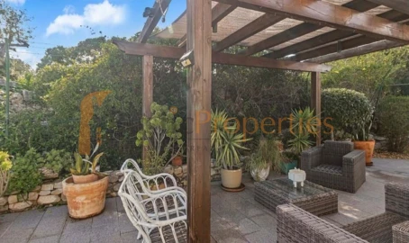 Moradia T4 para Venda em Santa Barbara de Nexe
