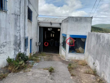 Armazém para Venda em Alcanena e Vila Moreira