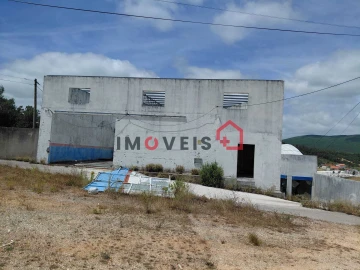 Armazém para Venda em Alcanena e Vila Moreira