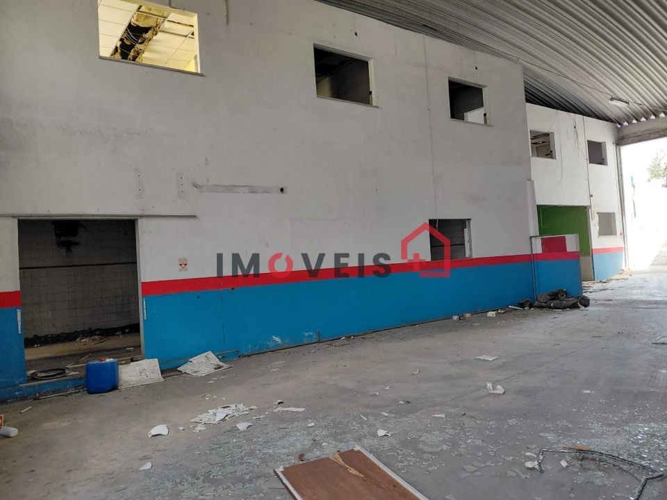 Armazém para Venda em Alcanena e Vila Moreira Foto 3