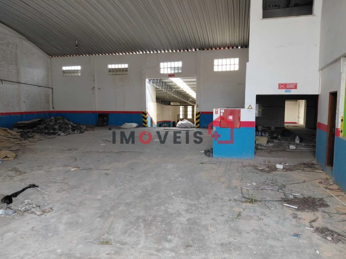 Armazém para Venda em Alcanena e Vila Moreira Foto 4