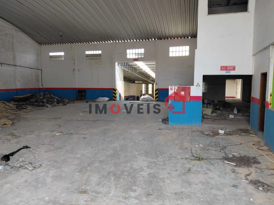 Armazém para Venda em Alcanena e Vila Moreira Foto 4