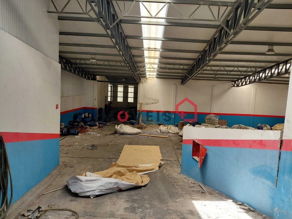 Armazém para Venda em Alcanena e Vila Moreira Foto 2
