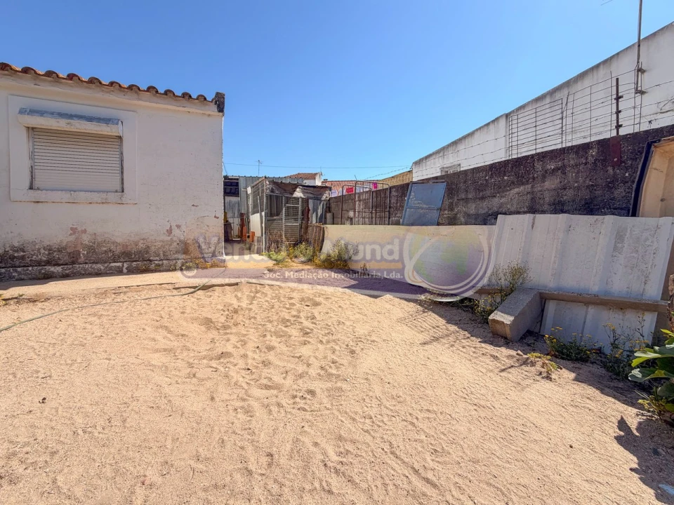Moradia T2 para Venda em Samora Correia Foto 2