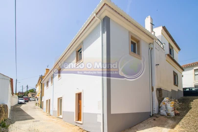 Moradia T2 para Venda em Castanheira do Ribatejo e Cachoeiras