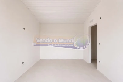 Moradia T2 para Venda em Castanheira do Ribatejo e Cachoeiras