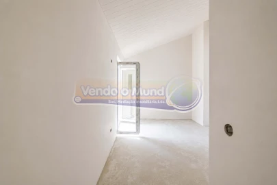 Moradia T2 para Venda em Castanheira do Ribatejo e Cachoeiras