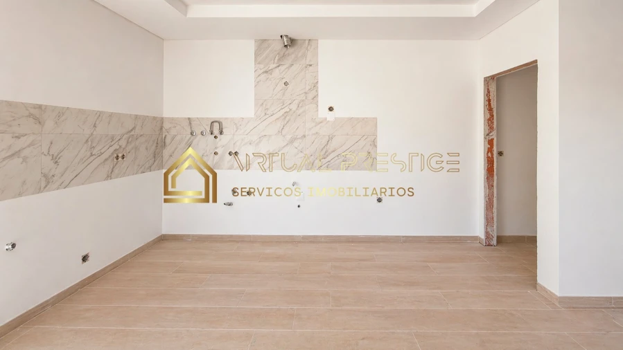 Moradia T4 para Venda em Fernao Ferro Foto 6
