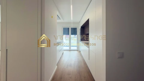 Apartamento T3 para Venda em Charneca de Caparica e Sobreda