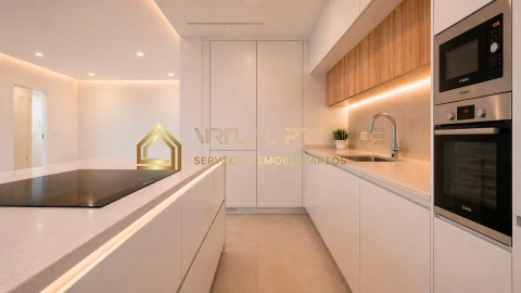 Apartamento T2 para Venda em Charneca de Caparica e Sobreda