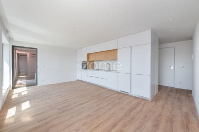 Apartamento T1 para Venda em Mafamude e Vilar do Paraíso
