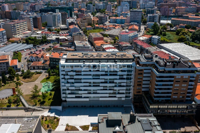Apartamento T1 para Venda em Mafamude e Vilar do Paraíso Foto 32