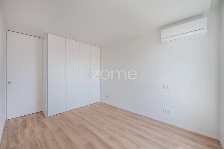 Apartamento T1 para Venda em Mafamude e Vilar do Paraíso Foto 26