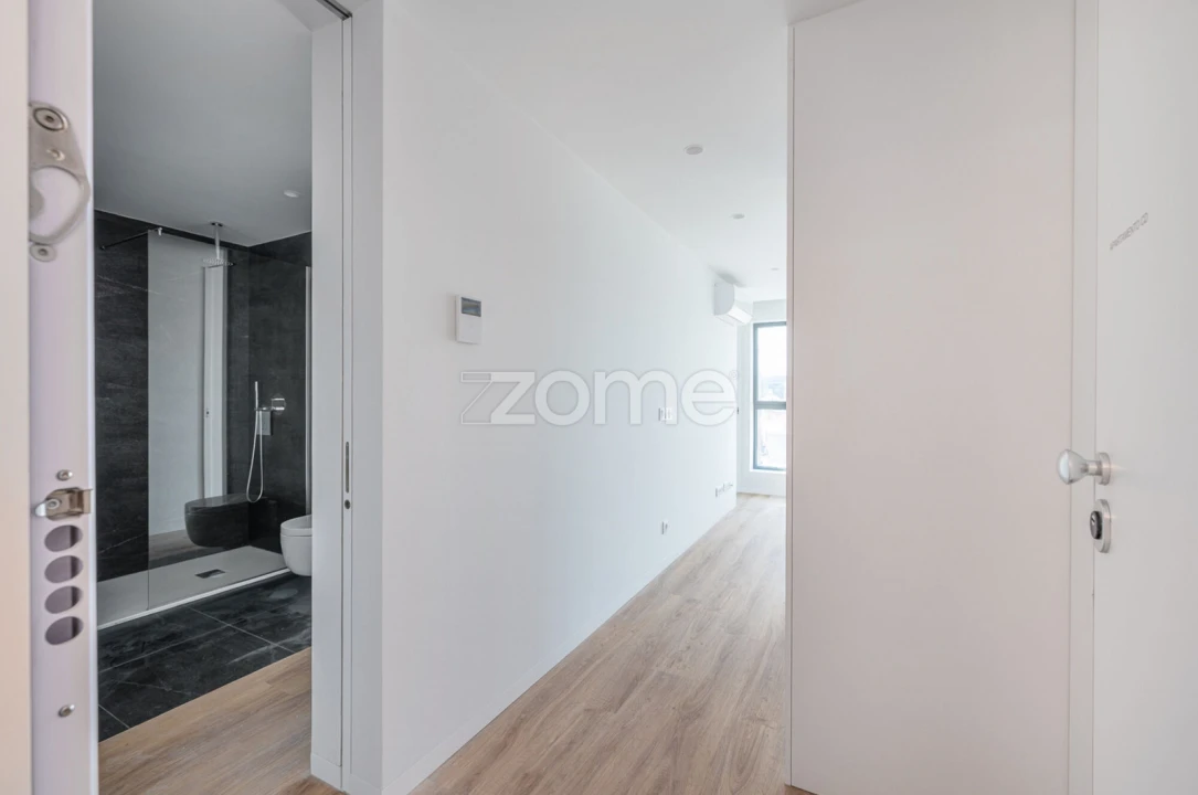 Apartamento T1 para Venda em Mafamude e Vilar do Paraíso Foto 2