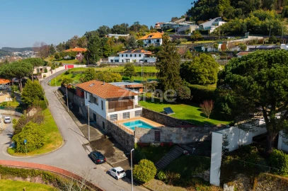 Moradia T5 para Venda em Nogueiró e Tenões