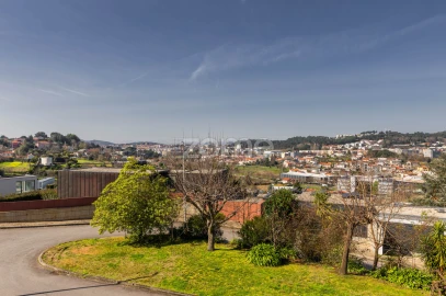 Terreno para Venda em Nogueiró e Tenões