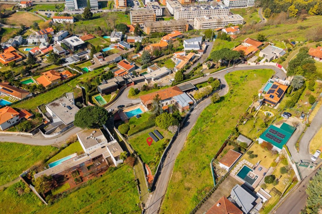 Terreno para Venda em Nogueiró e Tenões Foto 2