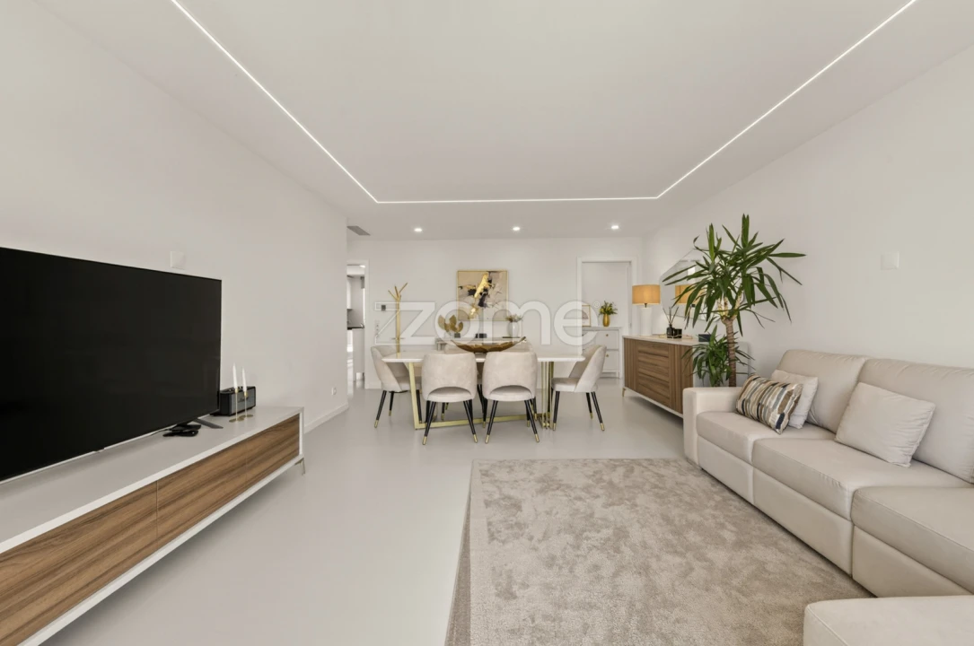 Apartamento T3 para Venda em São Domingos de Rana Foto 1