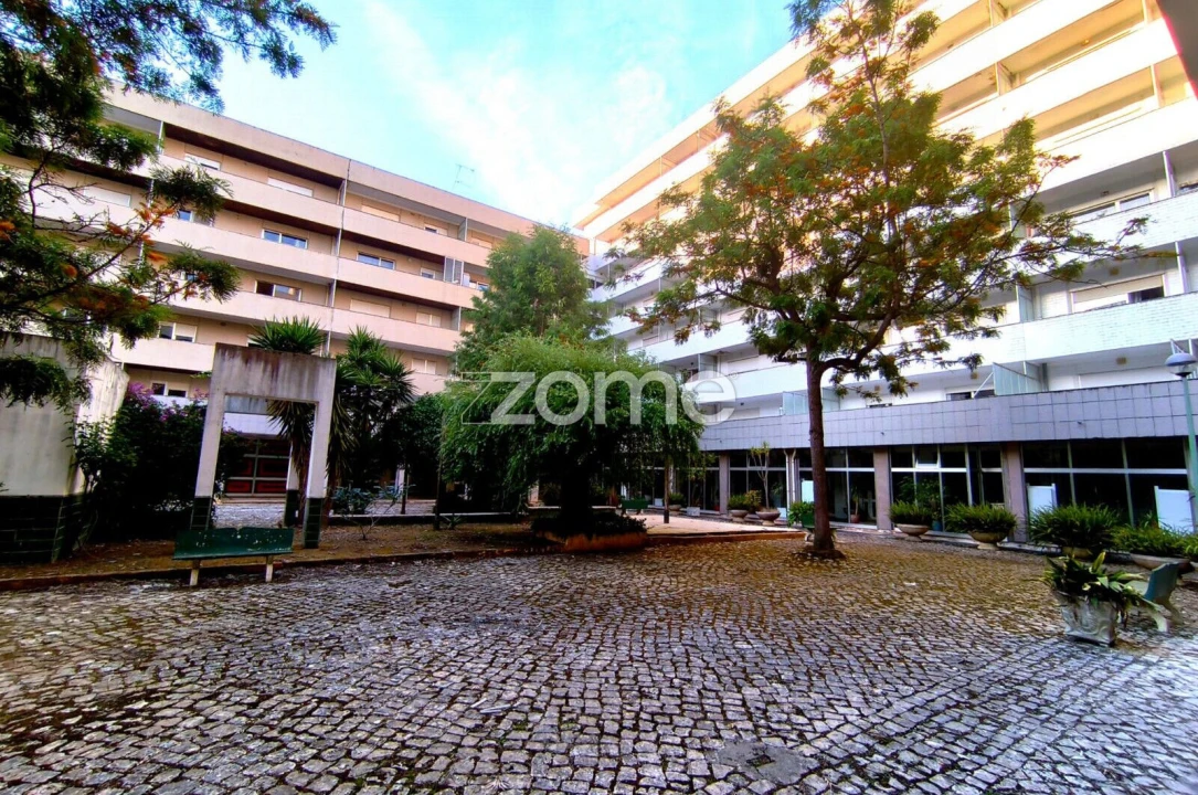Apartamento T2 para Arrendamento em Tamengos, Aguim e Óis do Bairro Foto 3