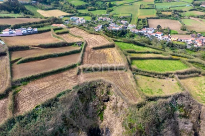 Terreno para Venda em Ribeira Grande (Conceição)