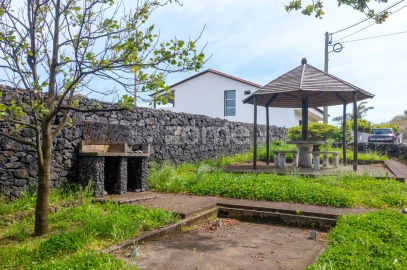 Terreno para Venda em Ribeira Grande (Conceição)