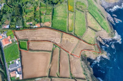 Terreno para Venda em Ribeira Grande (Conceição)