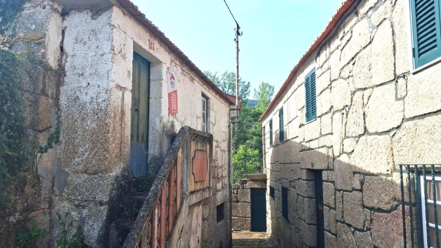 Moradia T1 para Venda em Santa Cruz do Douro e São Tomé de Covelas