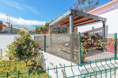 Moradia T6 para Venda em Algés, Linda-A-Velha e Cruz Quebrada-Dafundo