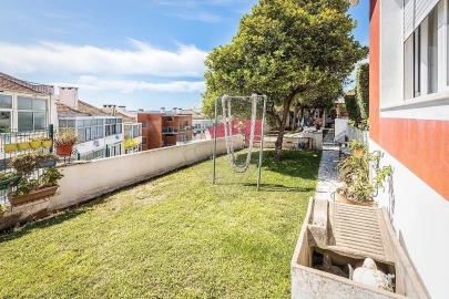 Moradia T6 para Venda em Algés, Linda-A-Velha e Cruz Quebrada-Dafundo