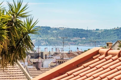 Moradia T6 para Venda em Algés, Linda-A-Velha e Cruz Quebrada-Dafundo
