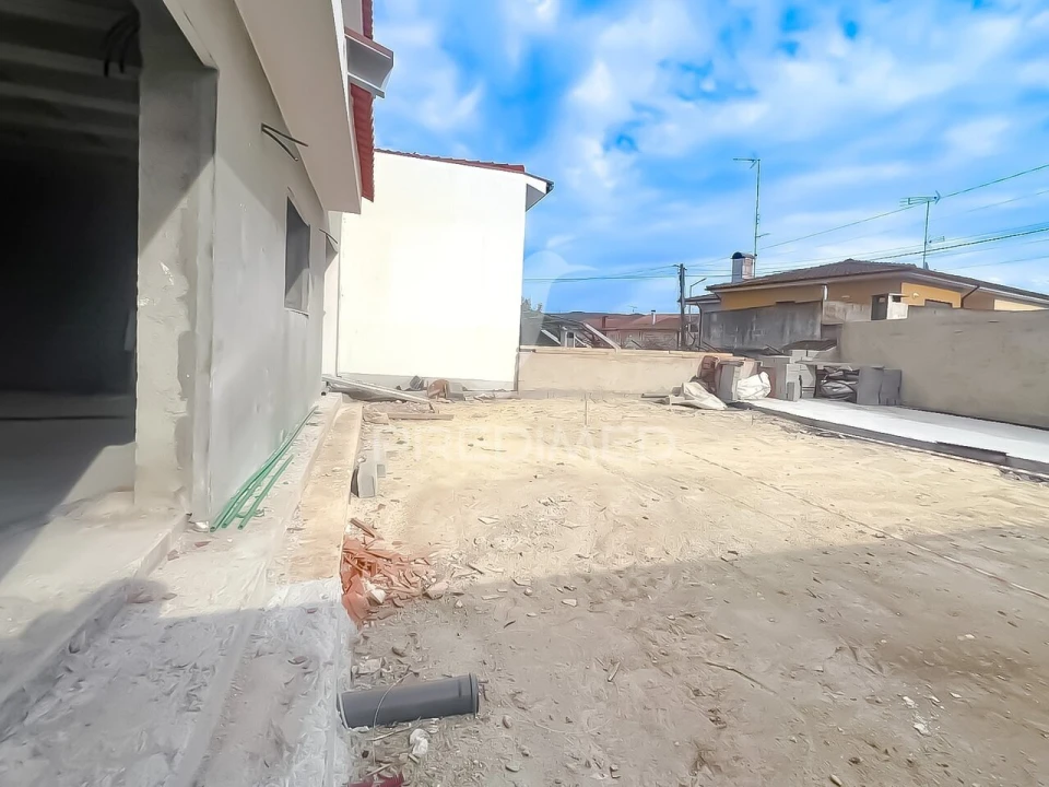 Moradia T4 para Venda em Santa Maria Maior Foto 15
