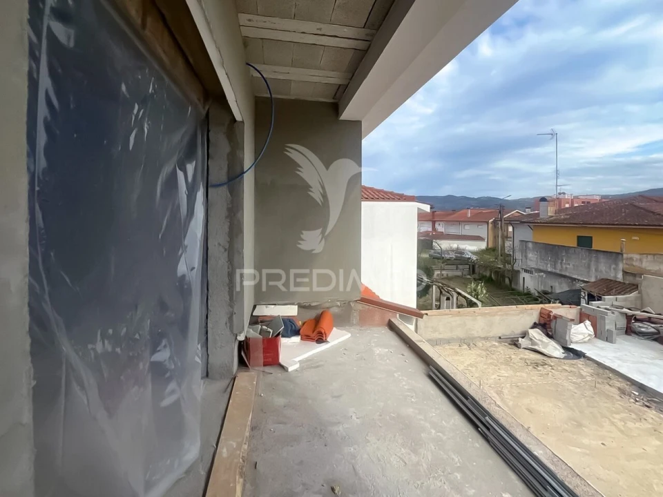 Moradia T4 para Venda em Santa Maria Maior Foto 29