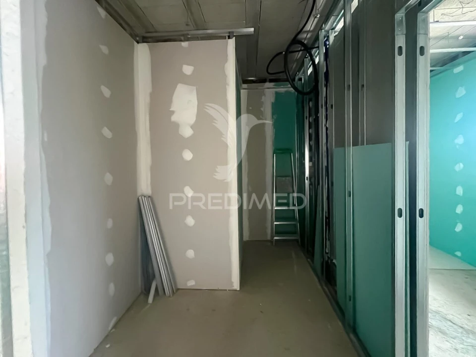 Moradia T4 para Venda em Santa Maria Maior Foto 2
