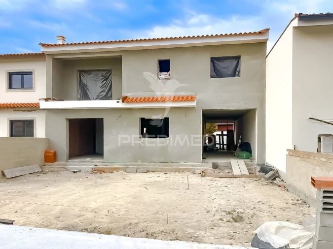 Moradia T4 para Venda em Santa Maria Maior Foto 5