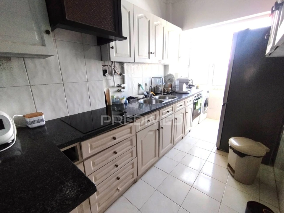 Apartamento T2 para Venda em Agualva e Mira-Sintra Foto 11