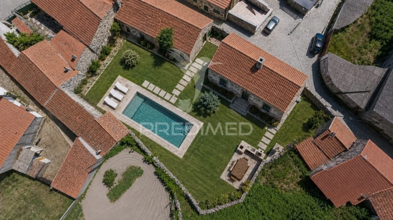 Moradia T9 para Venda em Almeida Foto 2