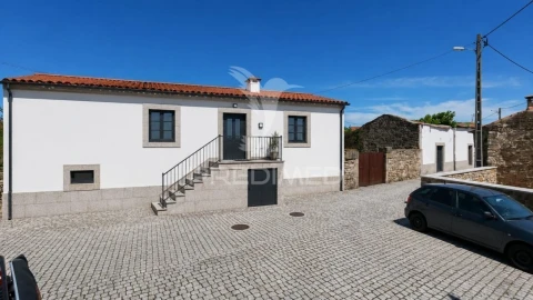 Moradia T9 para Venda em Almeida
