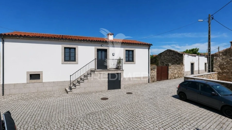 Moradia T9 para Venda em Almeida