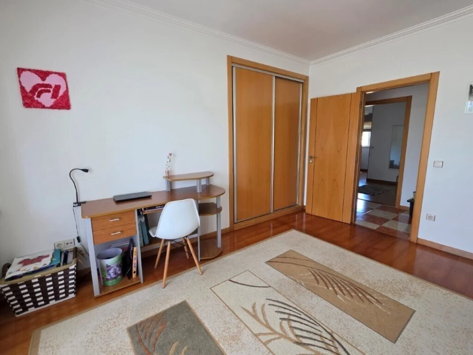 Moradia T4 para Venda em Monte Redondo e Carreira Foto 25