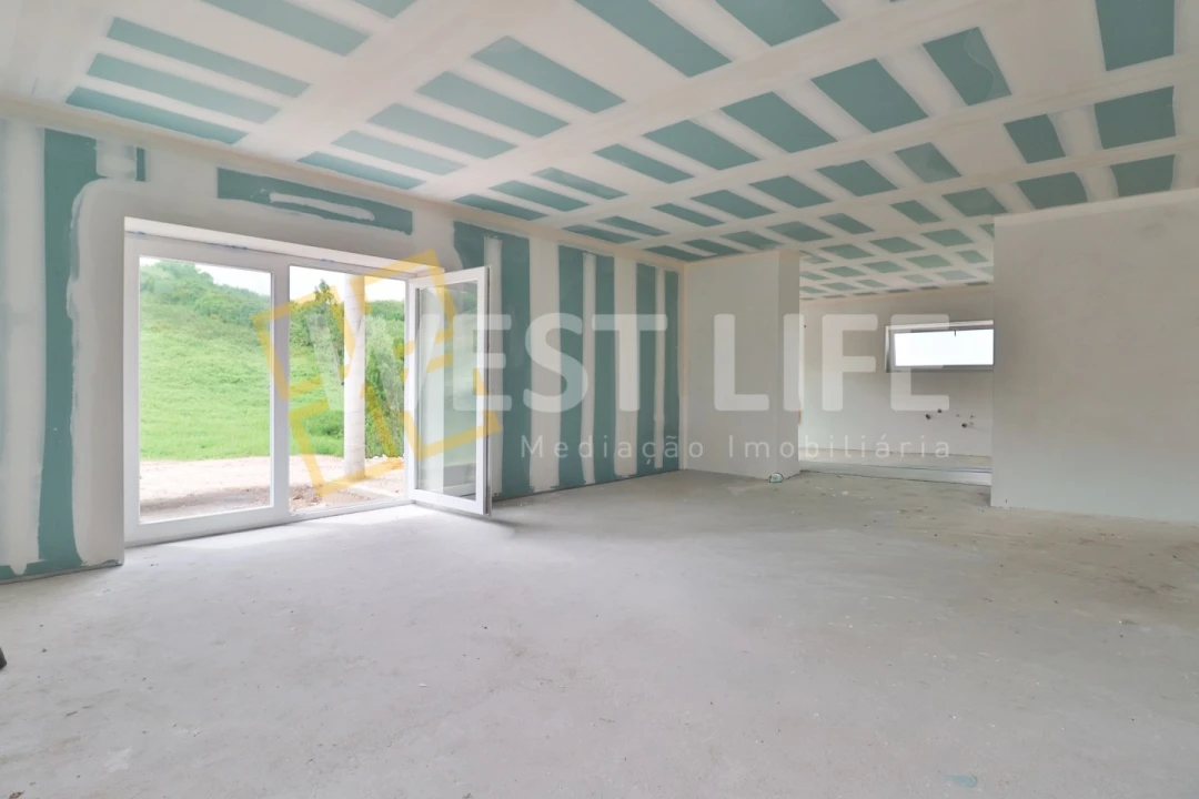 Moradia T3 para Venda em Encarnação Foto 3