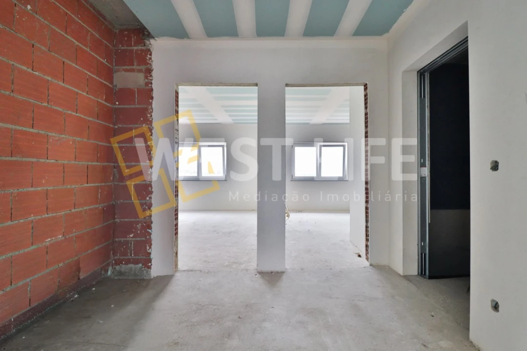 Moradia T3 para Venda em Encarnação Foto 13