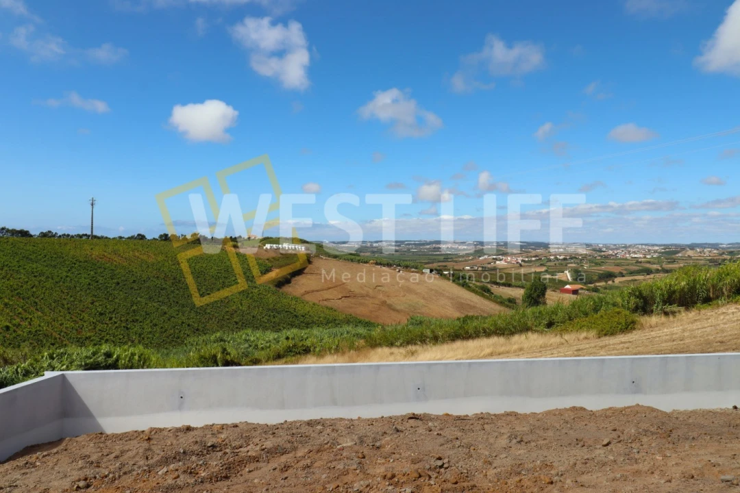 Moradia T3 para Venda em Encarnação Foto 21