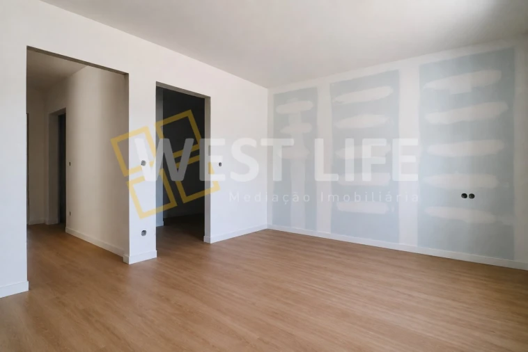 Moradia T3 para Venda em Encarnação Foto 9