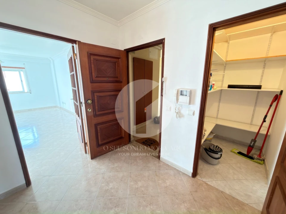 Apartamento T2 para Venda em Olhão Foto 5