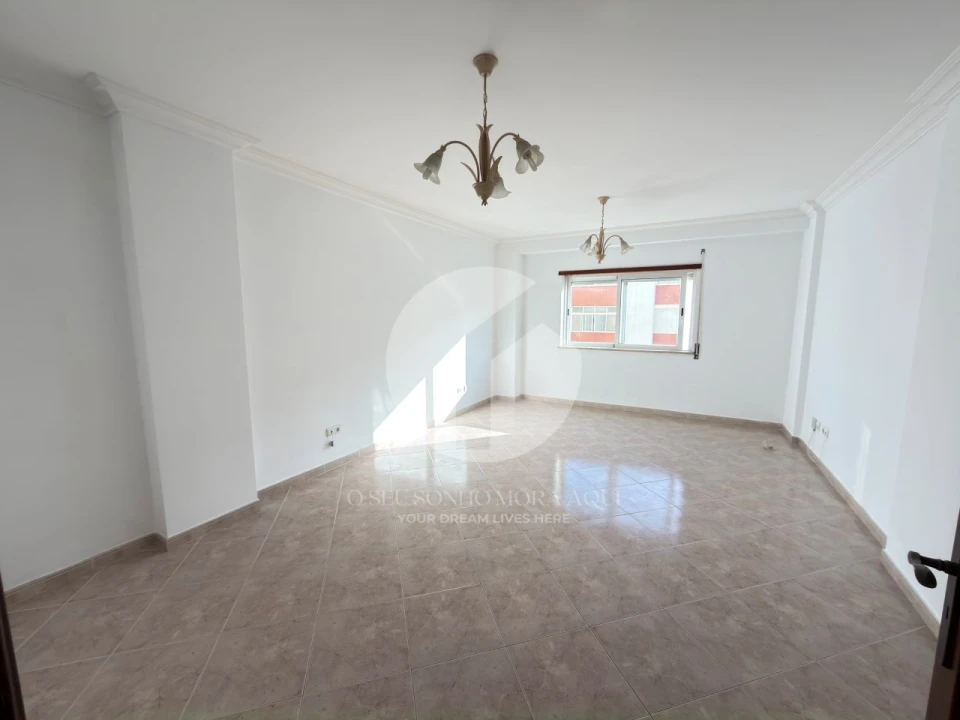Apartamento T2 para Venda em Olhão Foto 6