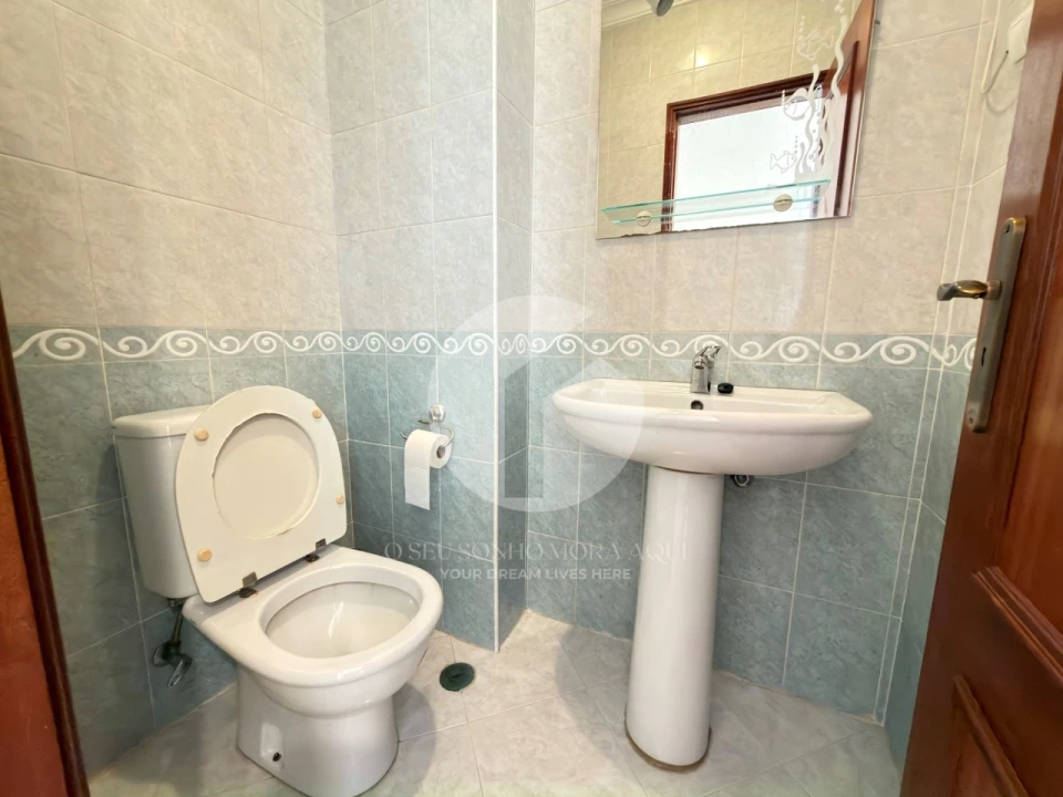 Apartamento T2 para Venda em Olhão Foto 9