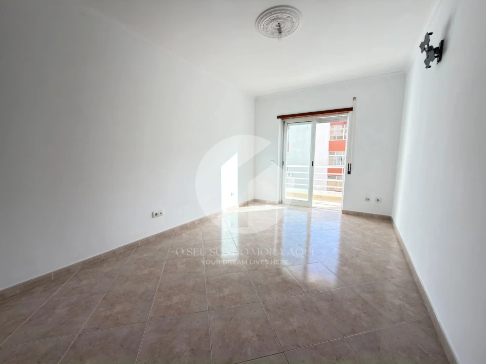 Apartamento T2 para Venda em Olhão Foto 10