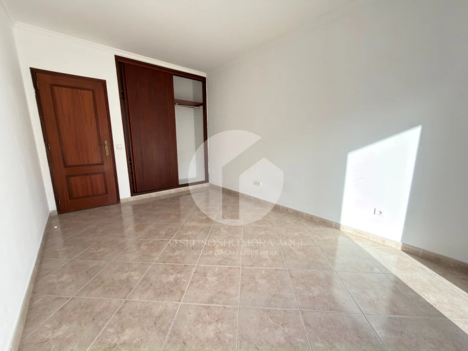 Apartamento T2 para Venda em Olhão Foto 13