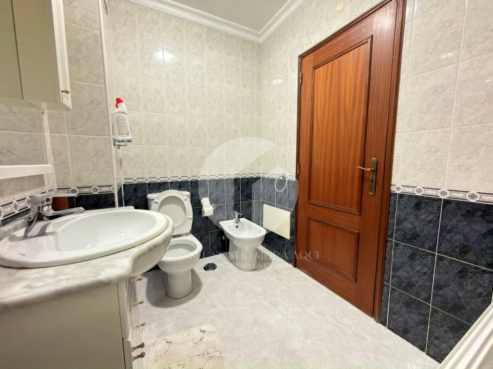 Apartamento T2 para Venda em Olhão Foto 15